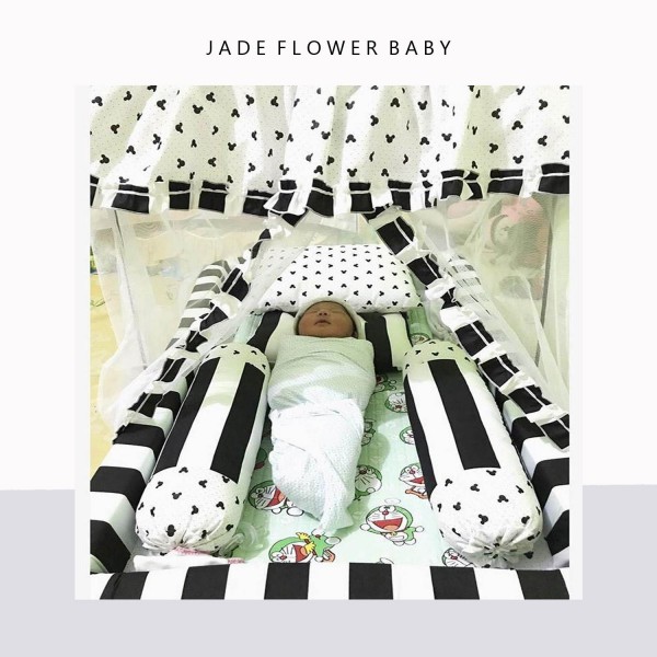 Lovely Bedding with your baby\'s initial, as can be seen on @ditasuciamanda